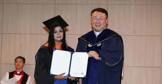 দক্ষিণ কোরিয়ায় প্রেসিডেন্ট অ্যাওয়ার্ড পেলেন বাংলাদেশি শিক্ষার্থী ইয়াসমিন